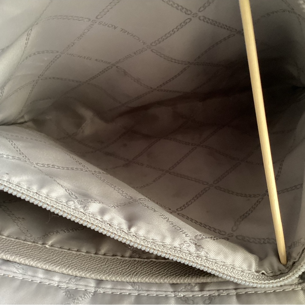 Michael Kors ‘Charlotte’ Saffiano Leather Tote - Picture 13 of 15